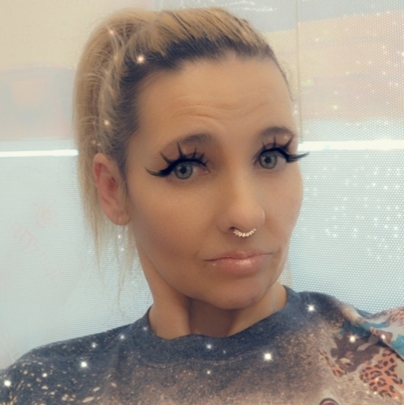 Meet your Posher, Lindsey - Picture 5 of 9